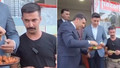 Valinin çiğköfte sınavı: Koruması şaştı kaldı