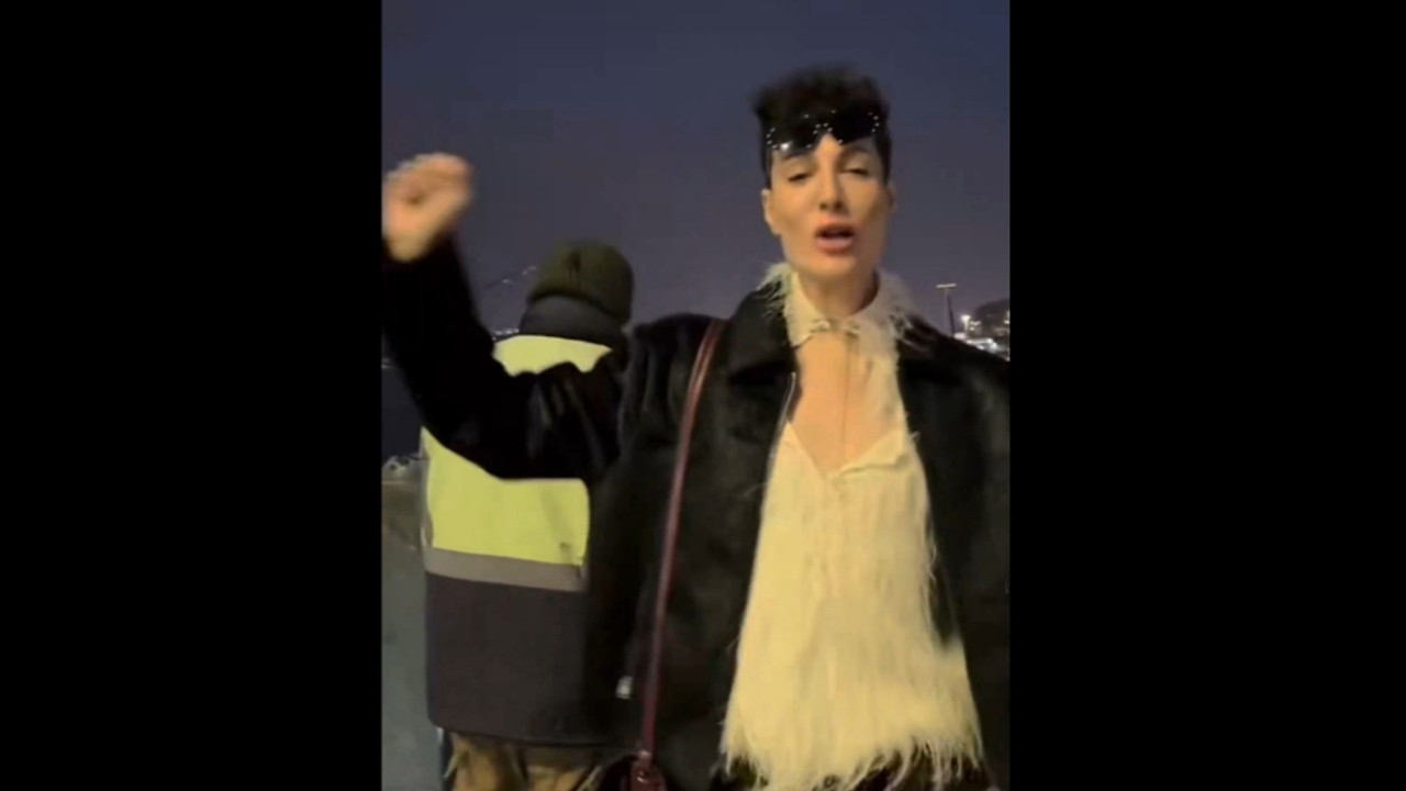 Köprüde "veganım" eylemi