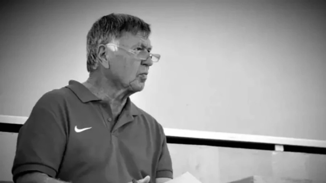 A Milli Futbol Takımı'nın eski teknik direktöründen acı haber!