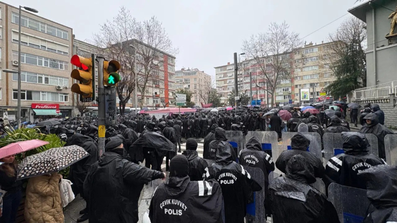 Tutuklu gazeteciler için eyleme polis engeli! Basın özgürlüğü için buluştular…