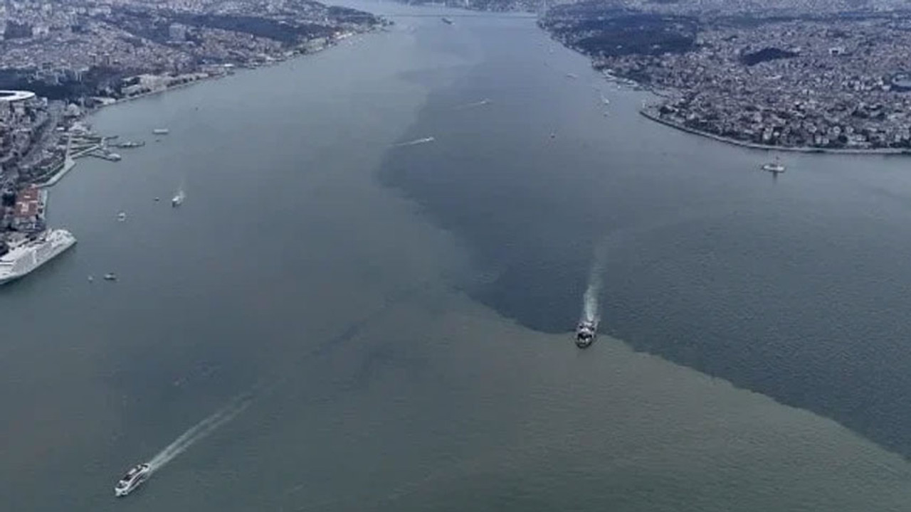 İstanbul'da tedirgin eden görüntü: Boğaz'ın rengi değişti!
