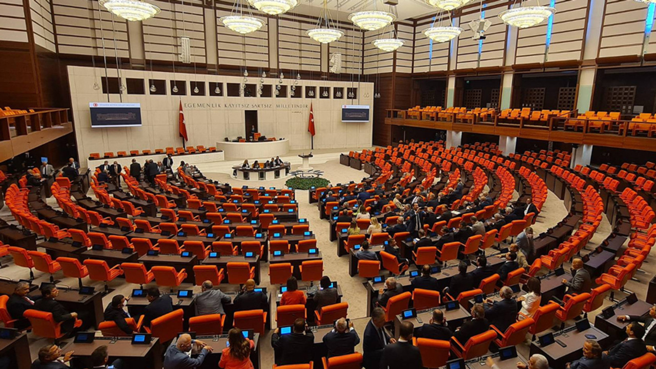 CHP ve AKP'liler arasında "darbe" tartışması: Bizim Fethullah Gülen'le hiç fotoğrafımız yok