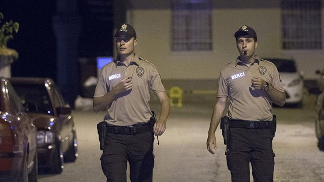 Mahalle bekçisi geri döndü, artık sokaklarda düdük sesi duyulacak!