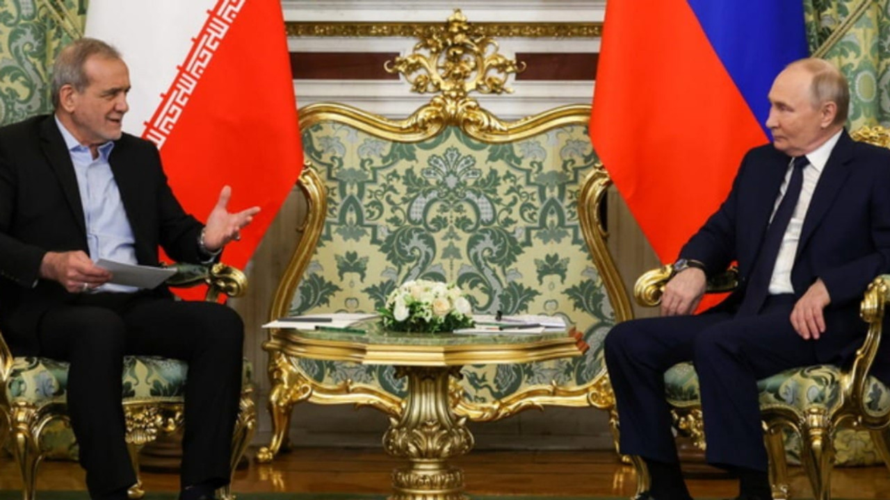 Putin'den Pezeşkiyan'a 