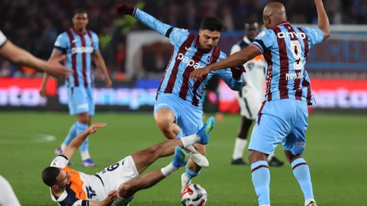 Zirve yolunda ağır hasar! Trabzonspor, Başakşehir karşısında 90+3'te yıkıldı