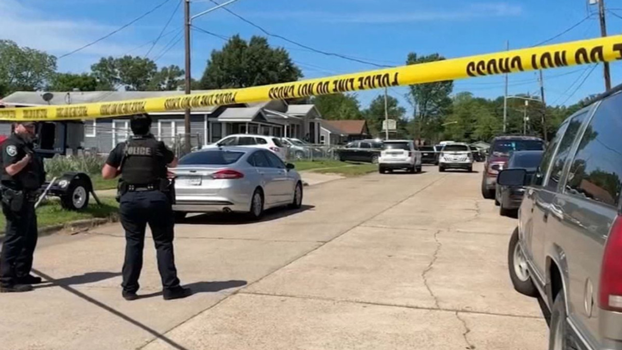 Kan donduran aile katliamı: Önce eşini sonra 8 çocuğu silahla vurarak öldürdü