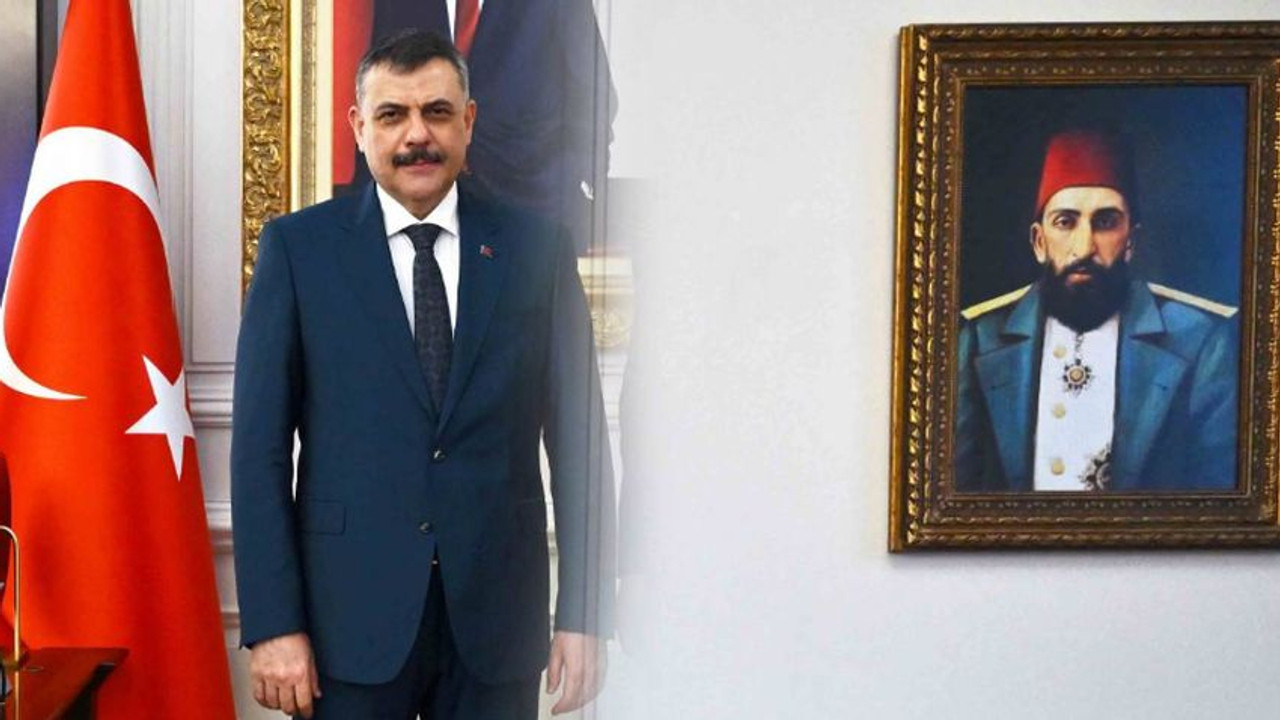 İçişleri Bakanı Mustafa Çiftçi makam odasına Abdülhamid tablosu astı