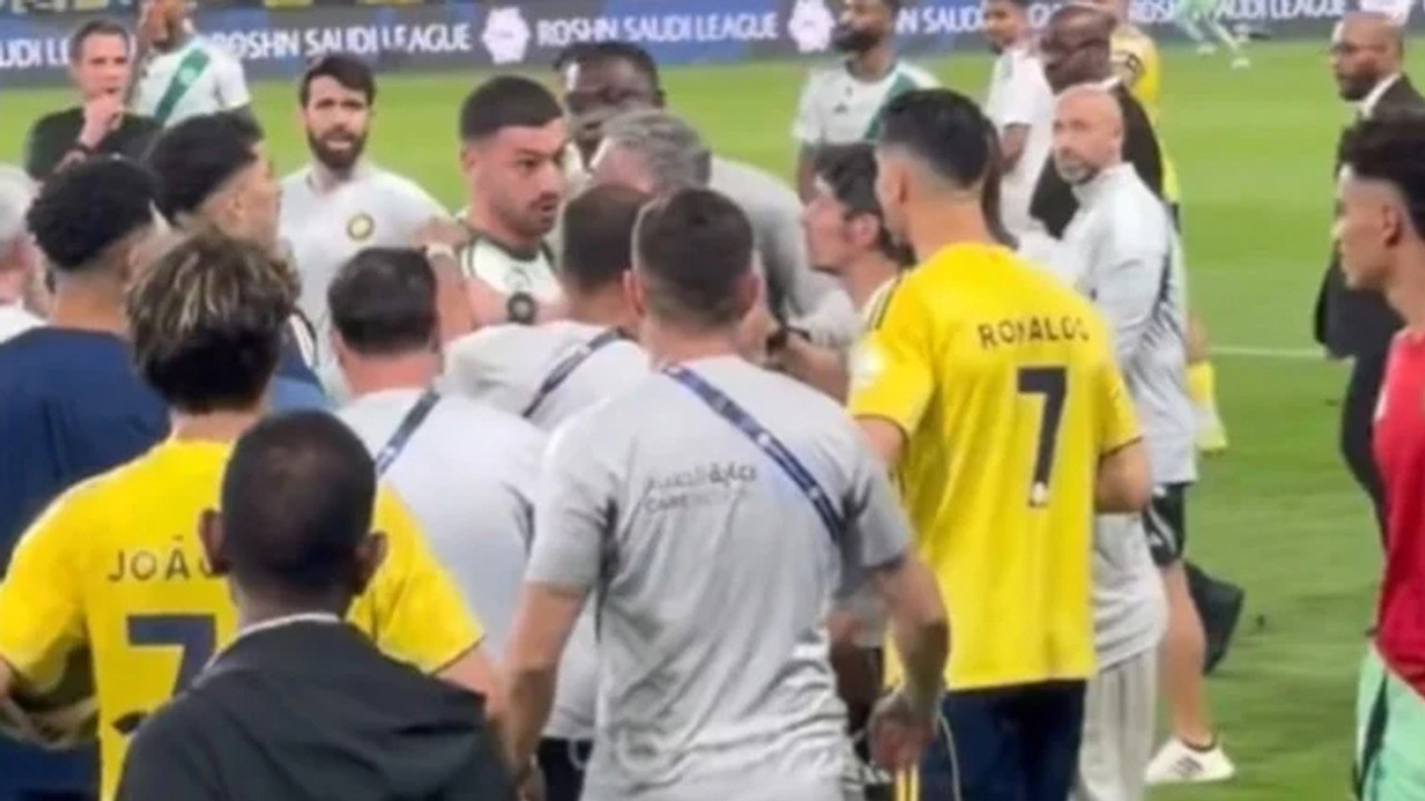 Eski dostlar düşman oldu: Merih Demiral, Cristiano Ronaldo'nun üzerine yürüdü