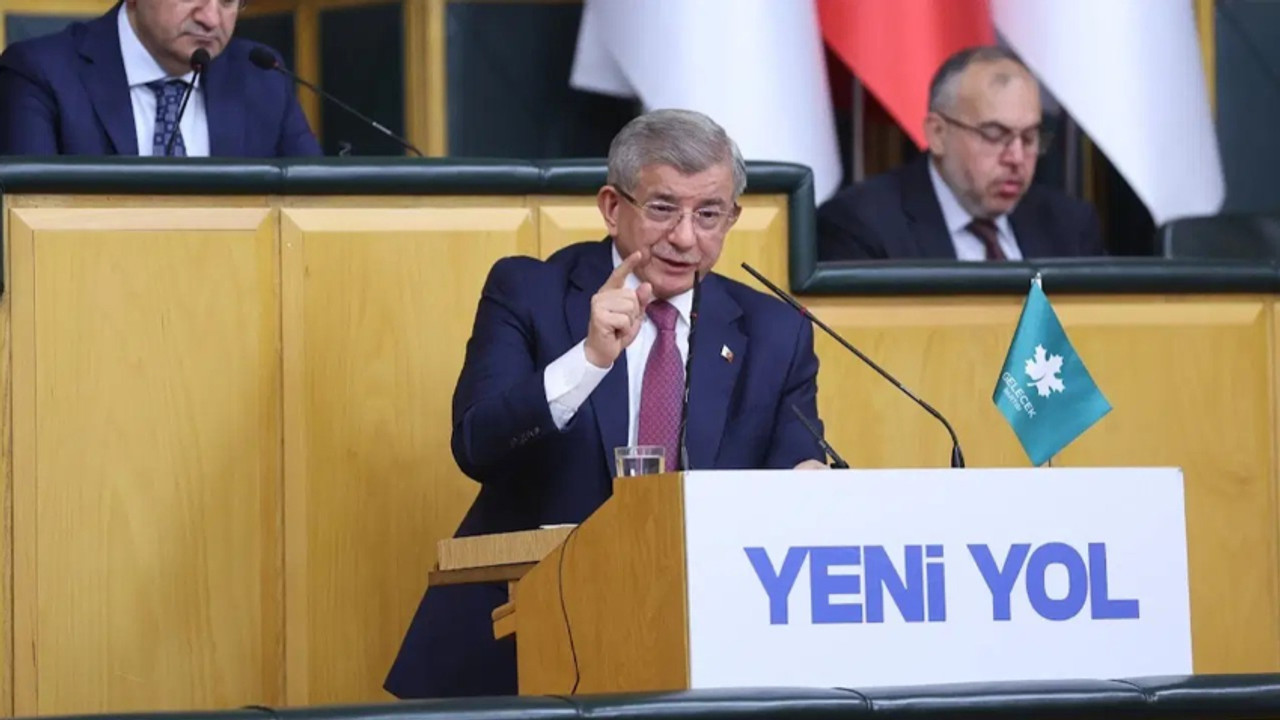 Ahmet Davutoğlu'ndan o AK Partililere sert sözler! ‘Bu üçlü çete Türkiye'ye 10 yıl kaybettirdi…’