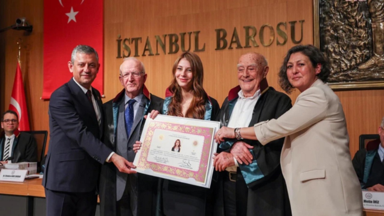 Özgür Özel'in mutlu günü