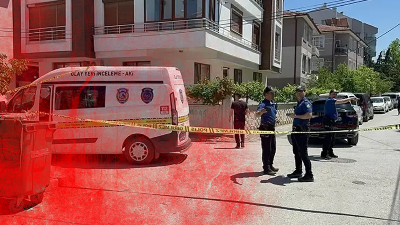 Polis, parkta elleri kanlı buldu: Anne ve babasını öldürdüğü ortaya çıktı