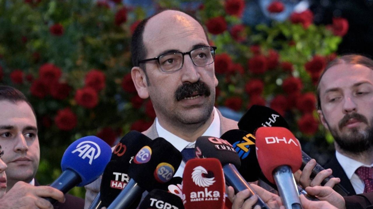 Özgür Özel'in iğrenç bıyıklısı karşılık verdi
