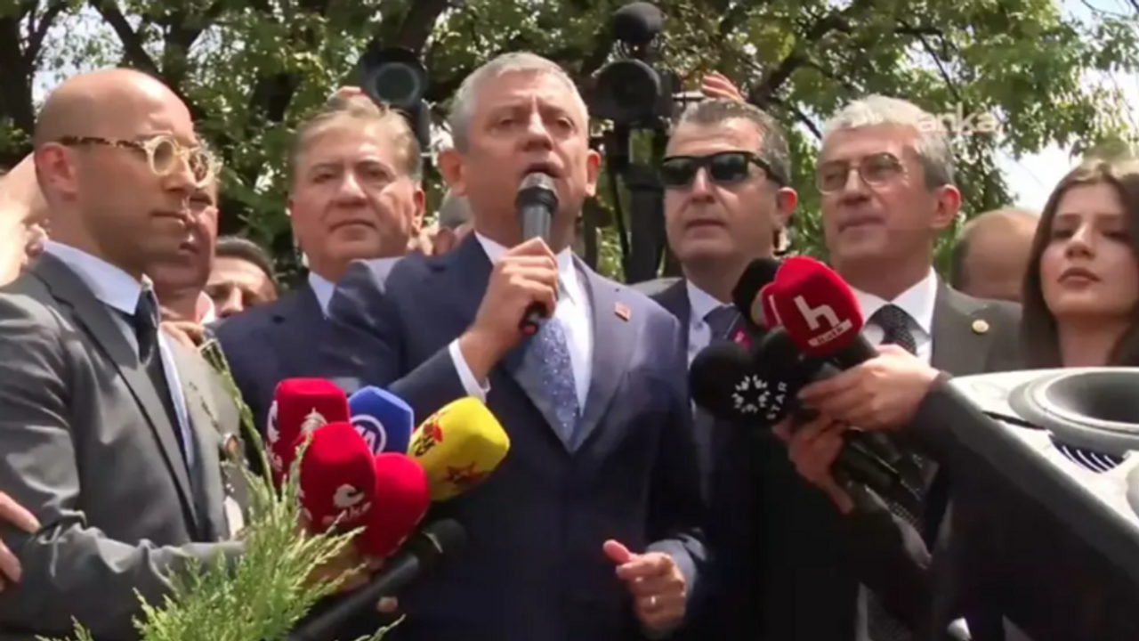 Özgür Özel'den Meclis önünde hodri meydan: Asla teslim olmay