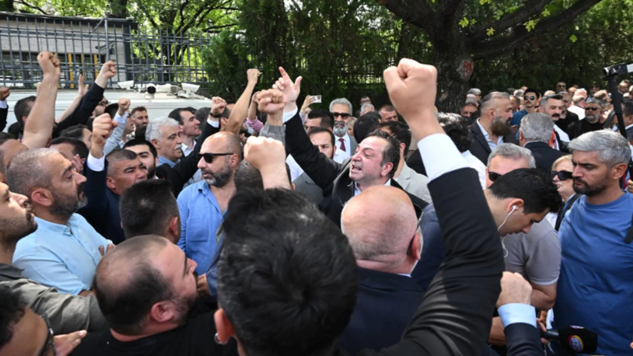 TGC ve Medya Ombudsmanı Faruk Bildirici’den TBMM önünde gaze