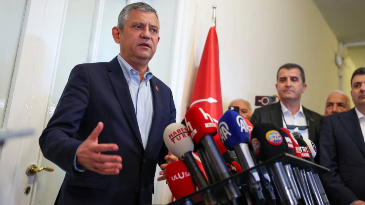 Özgür Özel’in Manisa ekibine operasyon: İki yakın isim gözal