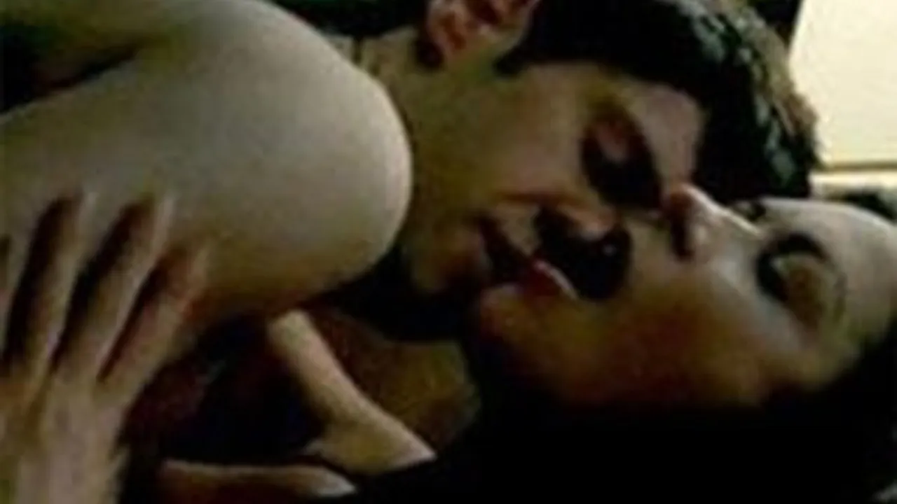 ÜNLÜ OYUNCUYA YÖNETMEN ŞOKU! SEVİŞME YOKSA ROL DE YOK!