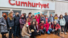 İşten atılan Cumhuriyet gazetesi çalışanları: Kararı tanımıyoruz
