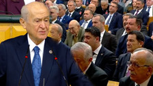 Kürsüde gözyaşlarını tutamadı! Bahçeli hem bakanlığa hem valiliğe fena yüklendi!