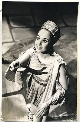 Tiyatro ve sinemanın usta isimlerinden Ayten Gökçer hayatını kaybetti - Resim : 4