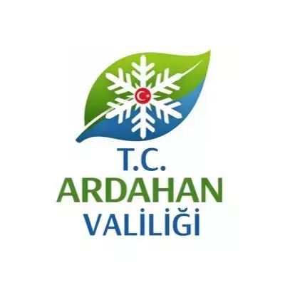 Ardahan'da yeni valinin ilk icraatı tartışma yarattı! Logodaki T&uuml;rk Bayrağı'nı kaldırdı! - Resim : 2