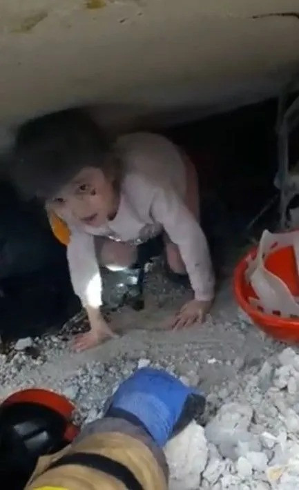 Deprem profesörü Ahmet Ercan şok etti! Göçük altında 184 bin kişi var - Resim : 2