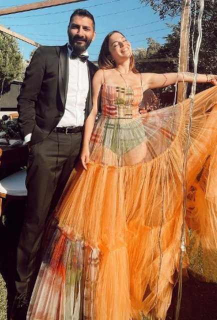 Üç yıllık aşkta mutlu son! Zeynep Bastık ile Tolga Akış evlendi - Resim : 5