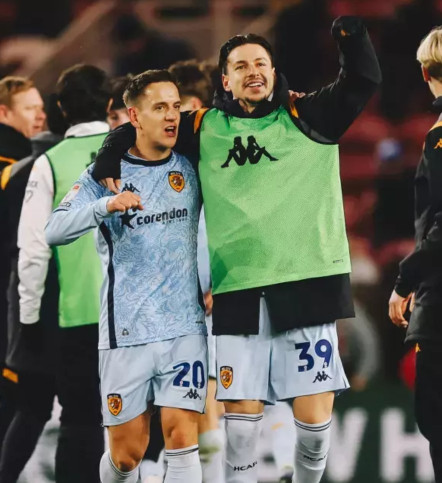 İngiltere'de g&uuml;ndem Acun Ilıcalı ve Hull City! Ada basınının merkezine oturdu - Resim : 1