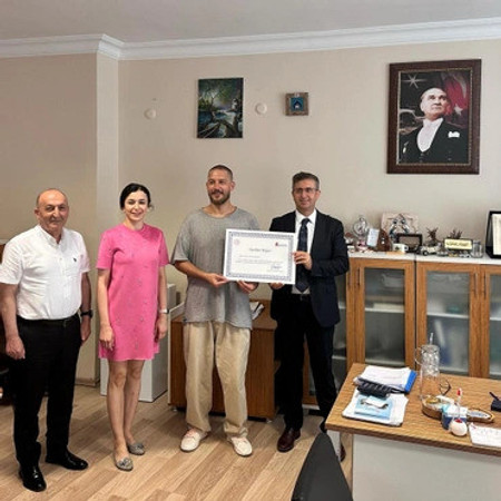 Uraz Kaygılaroğlu'na vergi dairesinden ödül geldi - Resim : 1