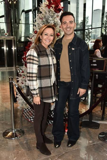 Revna Demir&ouml;ren istedi, Cihanna yazar oldu! Bol reklamlı k&ouml;şe yazıları! - Resim : 6