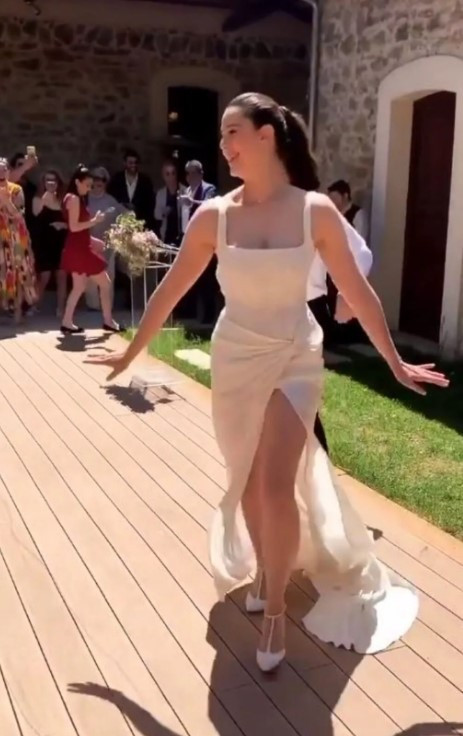 Melis Birkan ve Aras Aydın evlendi! Ankara havası oynadılar - Resim : 1