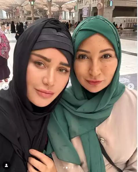 Sosyetik isim Aslı Şen altıncı kez umreye gitti - Resim : 1
