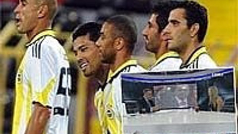 FENERBAHÇE ZİRVEDE!.. CÜBBELİ AHMET HOCA İLE REYTİNG REKORU KIRAN ALTAYLI, BERLUSCONI´NİN ESKORT AŞKI PATRIZIA İLE KAÇINCI OLDU?