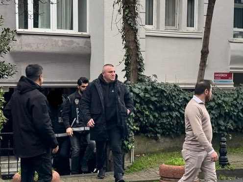 İstanbul’da sabah saatlerinde dikkat çeken karar! Ekrem İmamoğlu'nun koruması gözaltına alındı - Resim : 1