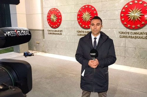 Canlı yayında ölümden döndüler! Kar küreme aracını son anda fark ettiler - Resim : 1