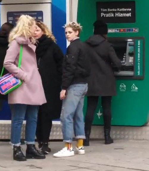 Dünyaca ünlü oyuncu İstanbul'da ATM sırasında - Resim : 2