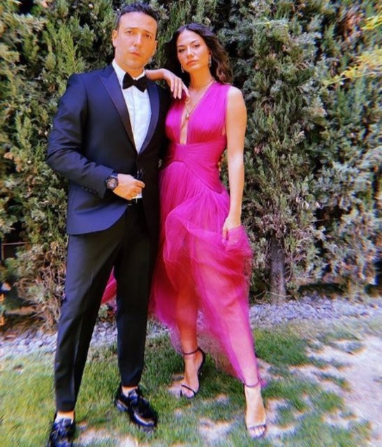 Üç yıllık aşkta mutlu son! Zeynep Bastık ile Tolga Akış evlendi - Resim : 2