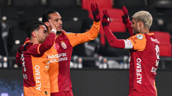 Süper Kupa'da İlk finalist belli oldu! Galatasaray Trabzonspor'u 4 golle geçti - Resim : 1