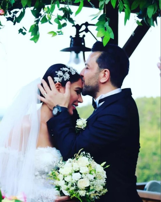 Hayranıyla evlenen Nihat Doğan'dan ilk paylaşım! "Allah'ın verdiği ödülsün" - Resim : 3