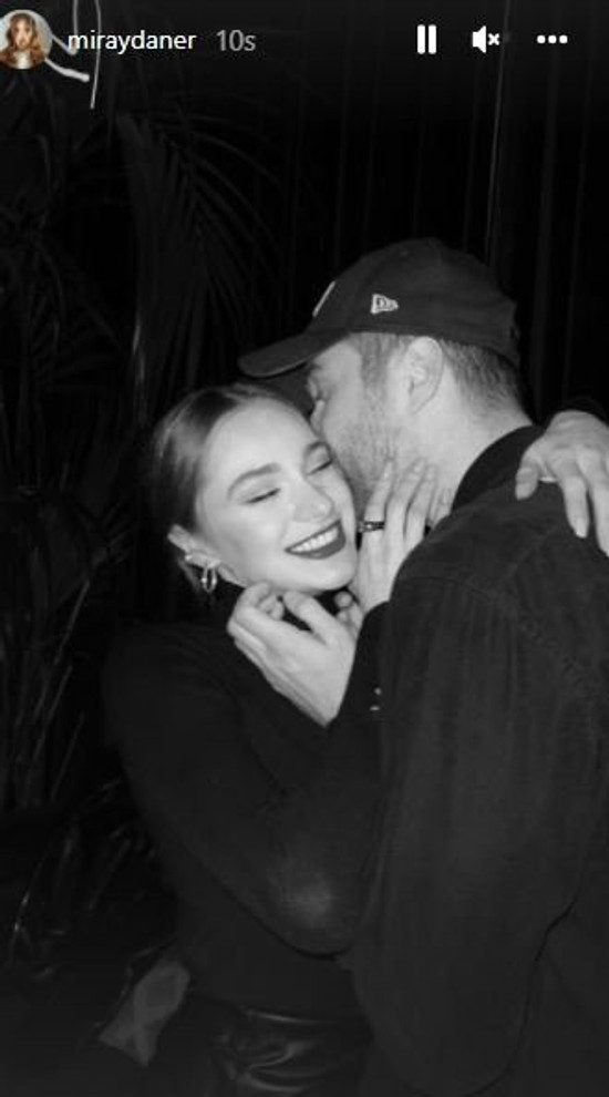 Seda Sayan'ın oğlu Oğulcan Engin sevgilisi Miray Daner'i öptü! - Resim : 1