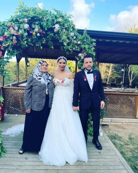 Hayranıyla evlenen Nihat Doğan'dan ilk paylaşım! "Allah'ın verdiği ödülsün" - Resim : 2