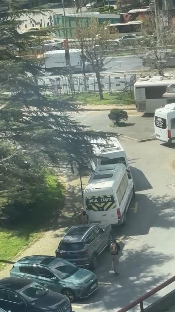 İstanbul'daki İsrail Konsolosluğu önünde çatışma! 3 kişi etkisiz hale getirildi - Resim : 1