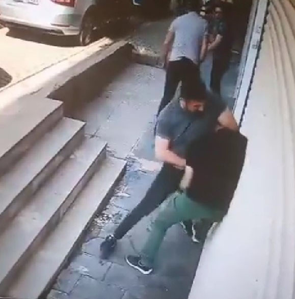 Gazeteci Sinan Aygül’e saldırı: 2 kişi tutuklandı - Resim : 1