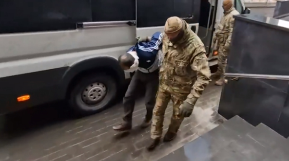 Teröristlerin sorgu görüntüsü ortaya çıktı! Cinsel organına elektrik vermişler! - Resim : 3