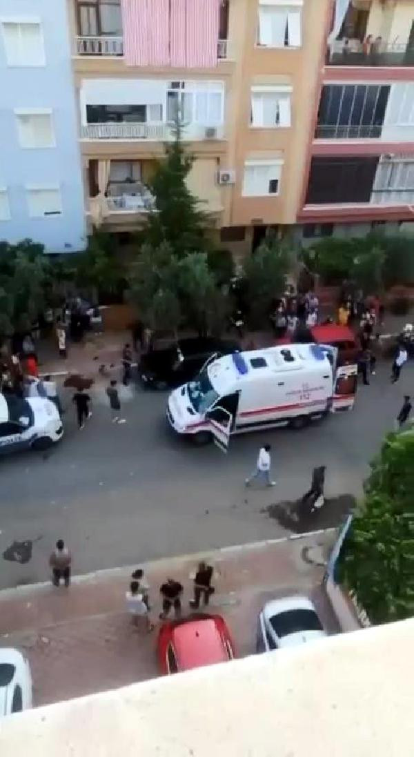 Antalya'da sokak ortasında sevgilisinin boğazını kesti! - Resim : 2