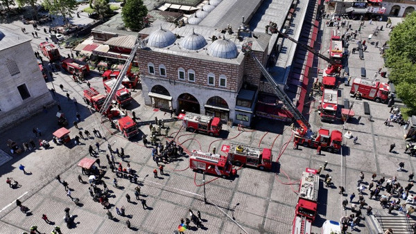 Eminönü'ndeki Yangın Nasıl Çıktı, İhmal Mi Var, Önlem Alınabilir Miydi, Son Durum Ne?