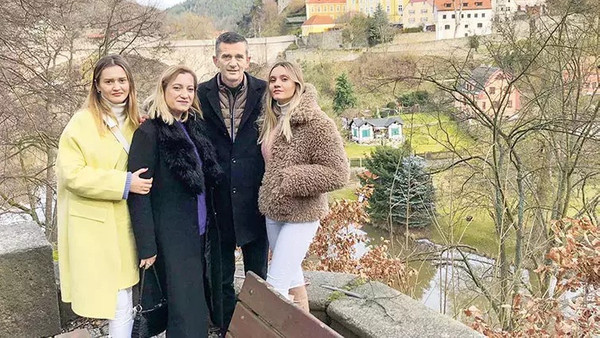 Ümit Dikbayır evli mi, kiminle evli, eşi kim?