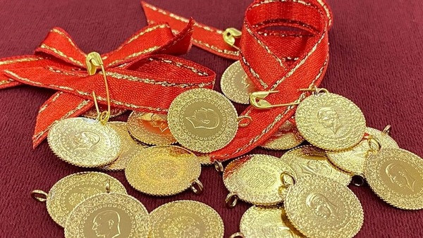 Rüyada Altın Görmek Ne Anlama Gelir? Rüyada Çeyrek Altın Görmek, Bulmak, Almak ve Takmak Nedir?