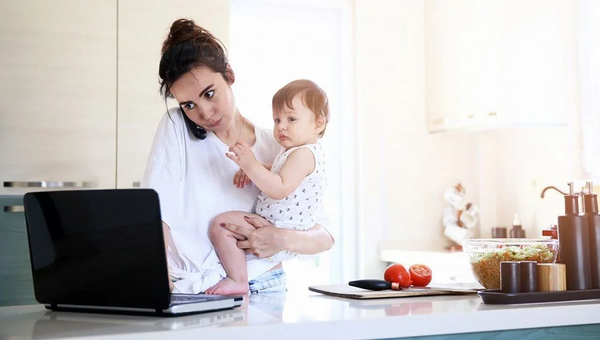 çalışan annelere bakıcı desteğine nasıl başvurulur, bakıcı desteği ne kadar süreyle verilecek, kimler başvuru yapabilir, çalışan annelere bakıcı desteği başvuru şartları ne? Çalışan annelere bakıcı desteği aylık ödemesi ne kadar oldu? Bakıcı desteği nasıl alınır, başvuru şartları neler?