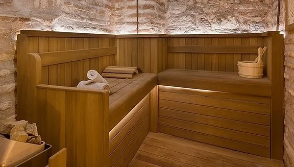 Ayasofya'nın yanı başında tarihe hançer! 1500 yıllık tarihi sarnıç, masaj merkezine çevrildi! - Resim : 2