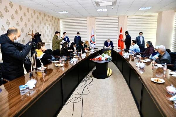 Ekran Kedisi habercileri uyarıyor: Yenilmez değilsiniz, kahramanlığa gerek yok! - Resim : 4